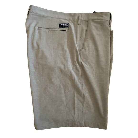 Billabong ~ Mens Hybrid Shorts ~ size 42 ~ two side pockets ~ back pockets - Picture 11 of 12